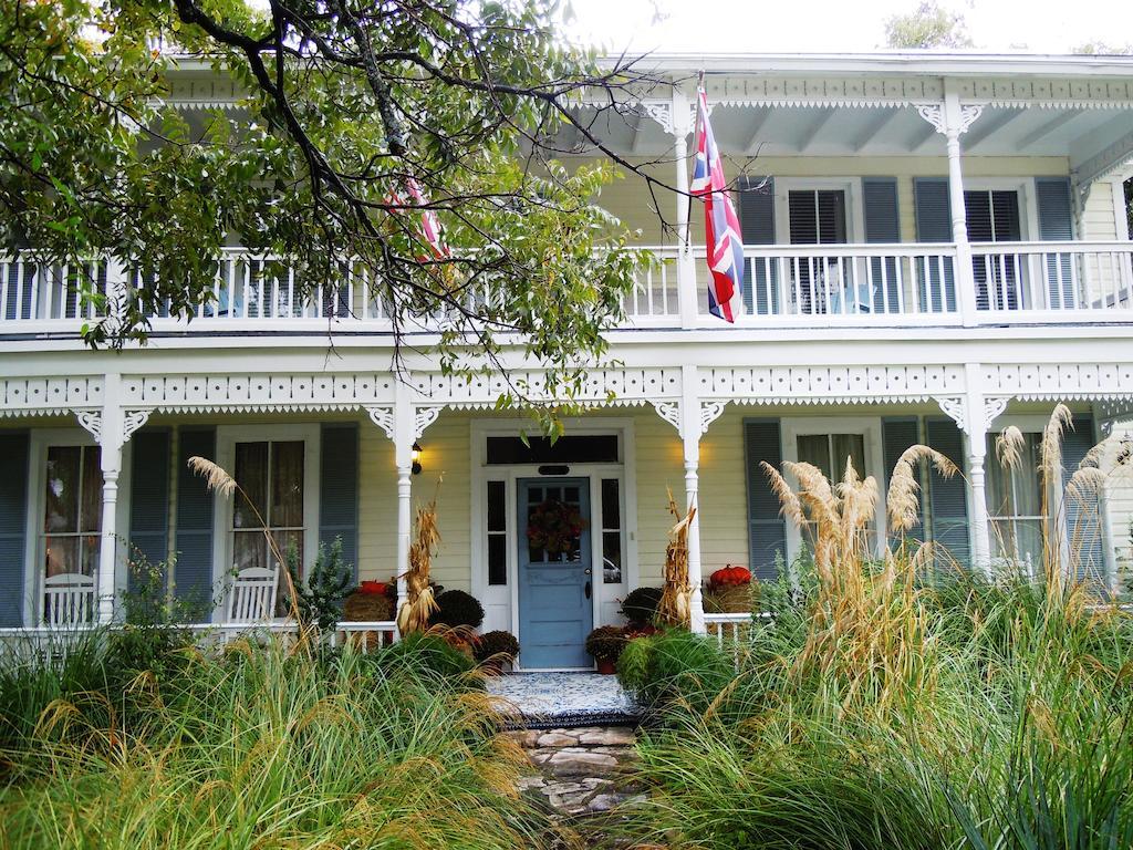 Carriage House Fredericksburg B&B 외부 사진