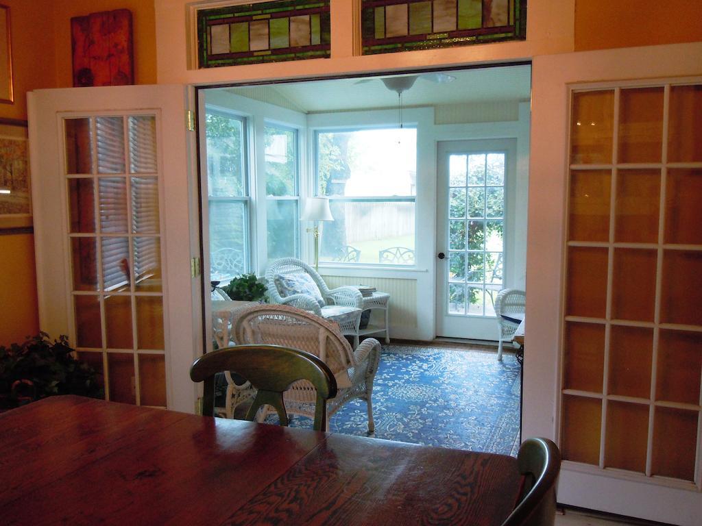 Carriage House Fredericksburg B&B 외부 사진