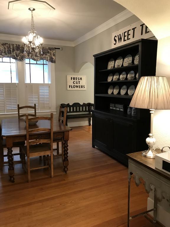 Carriage House Fredericksburg B&B 외부 사진
